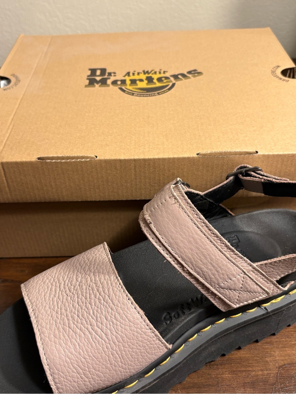 Dr. Martens Voss Quad Platform Sandal in Vintage Taupe with a Black Sole - Picture 6 of 10